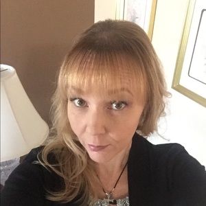 Meet your Posher, Monica